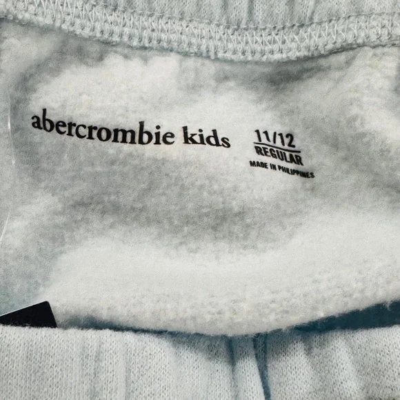 NWT Abercrombie Kids Light Blue Heart sweatpants - Picture 4 of 4